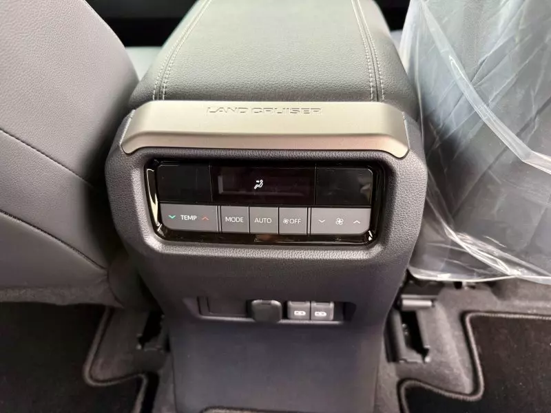 Toyota Land Cruiser Prado   - 2024