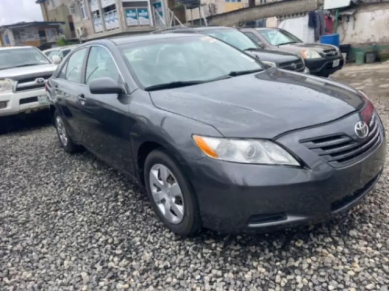 Toyota Camry   - 2009