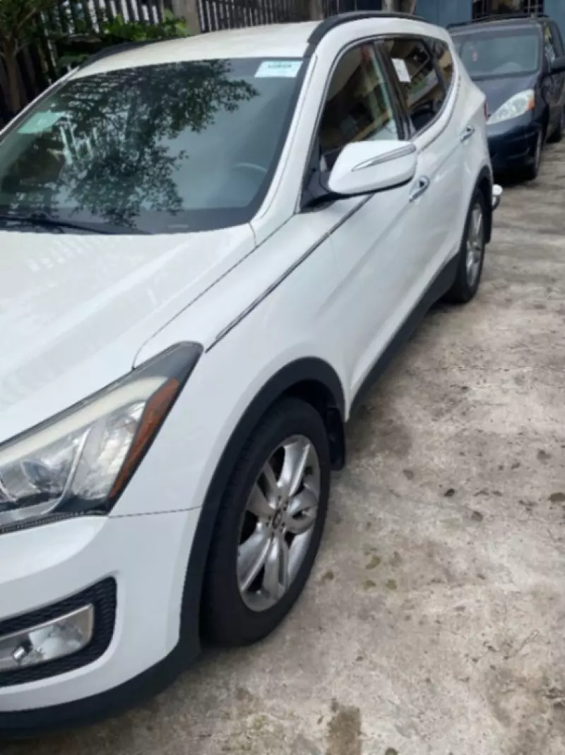 Hyundai Santa FE   - 2013