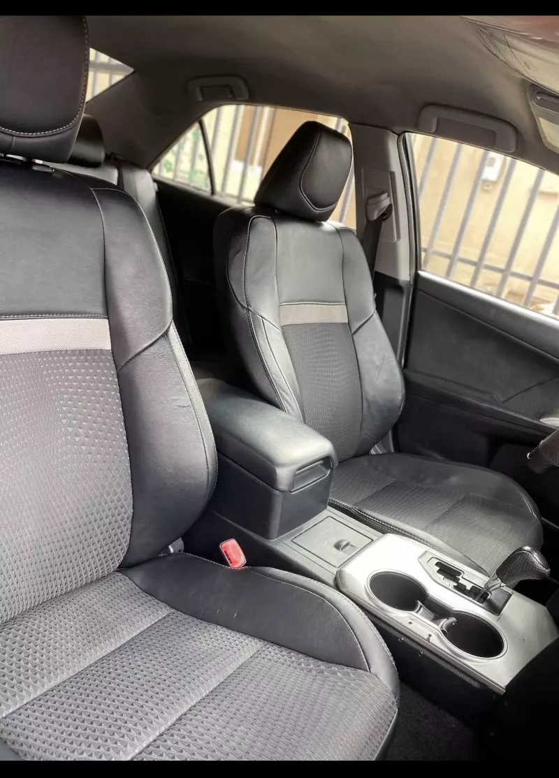 Toyota Camry   - 2012