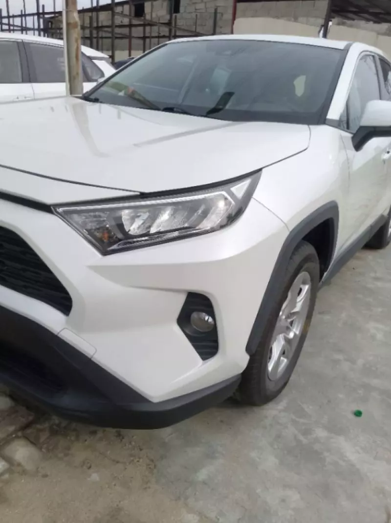 Toyota RAV 4   - 2021