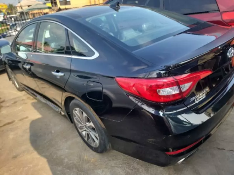 Hyundai Sonata   - 2015
