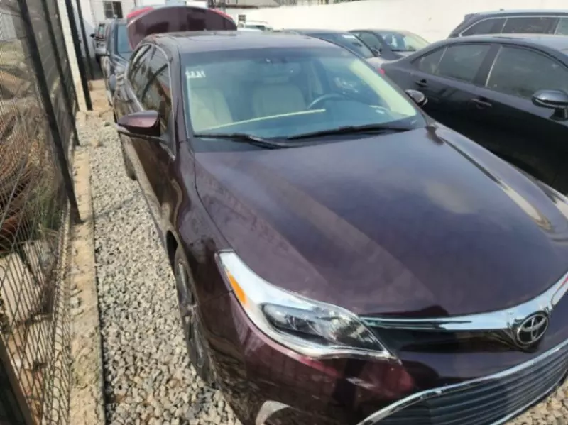 Toyota Avalon   - 2014