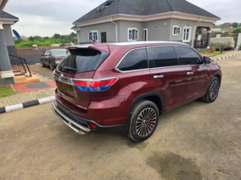 Toyota Highlander   - 2014
