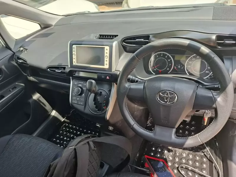 Toyota Wish   - 2012