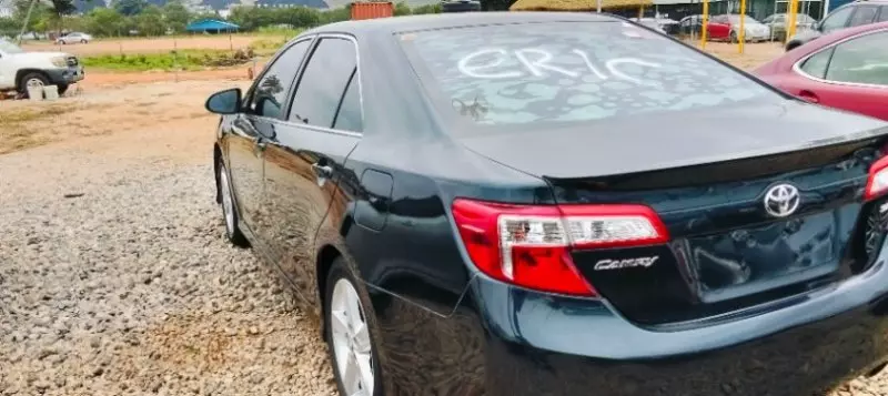 Toyota Camry   - 2013