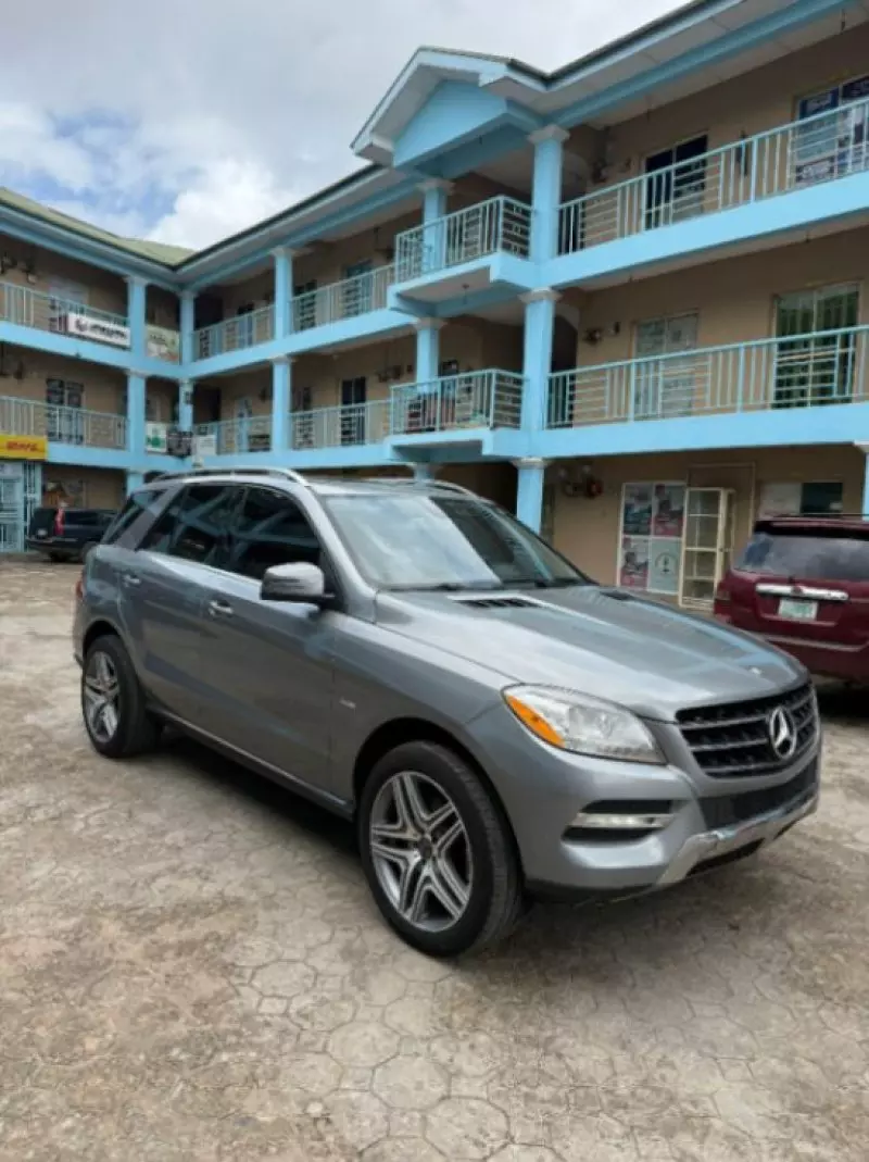 Mercedes-Benz ML 350   - 2012