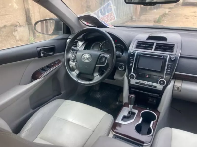 Toyota Camry   - 2012