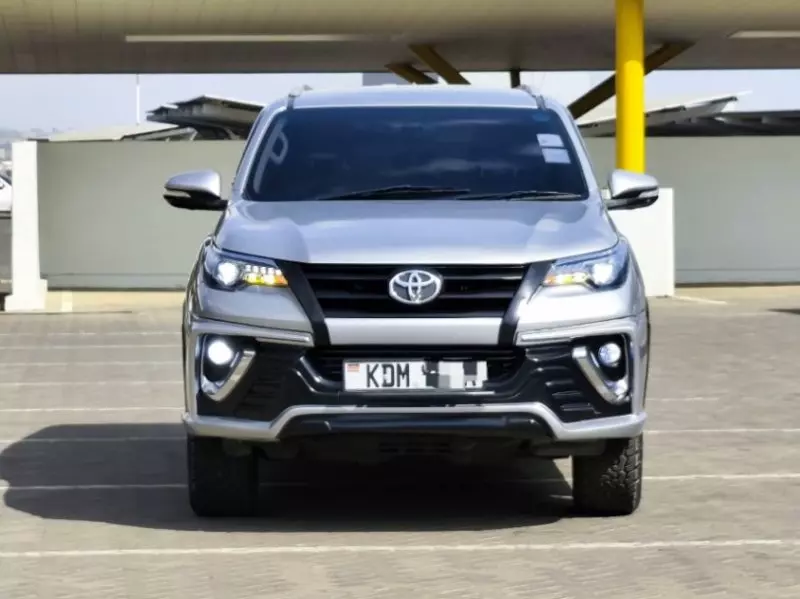 Toyota Fortuner   - 2016