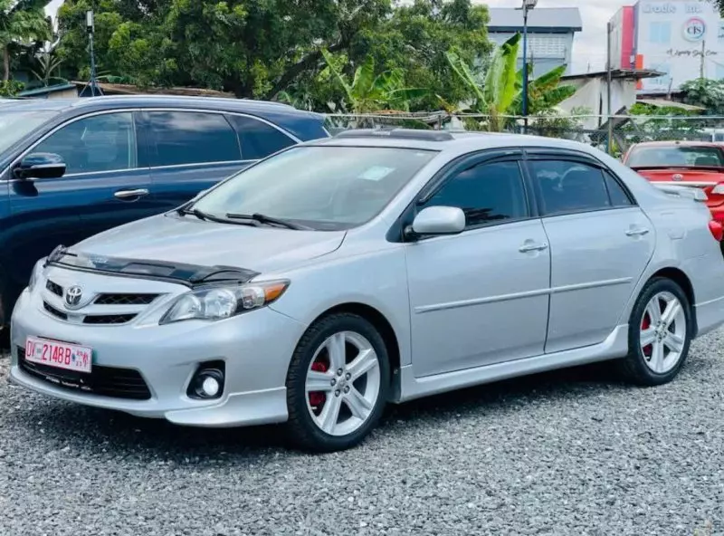 Toyota Corolla   - 2013