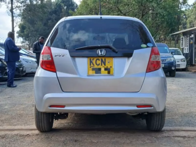 Honda Fit   - 2010