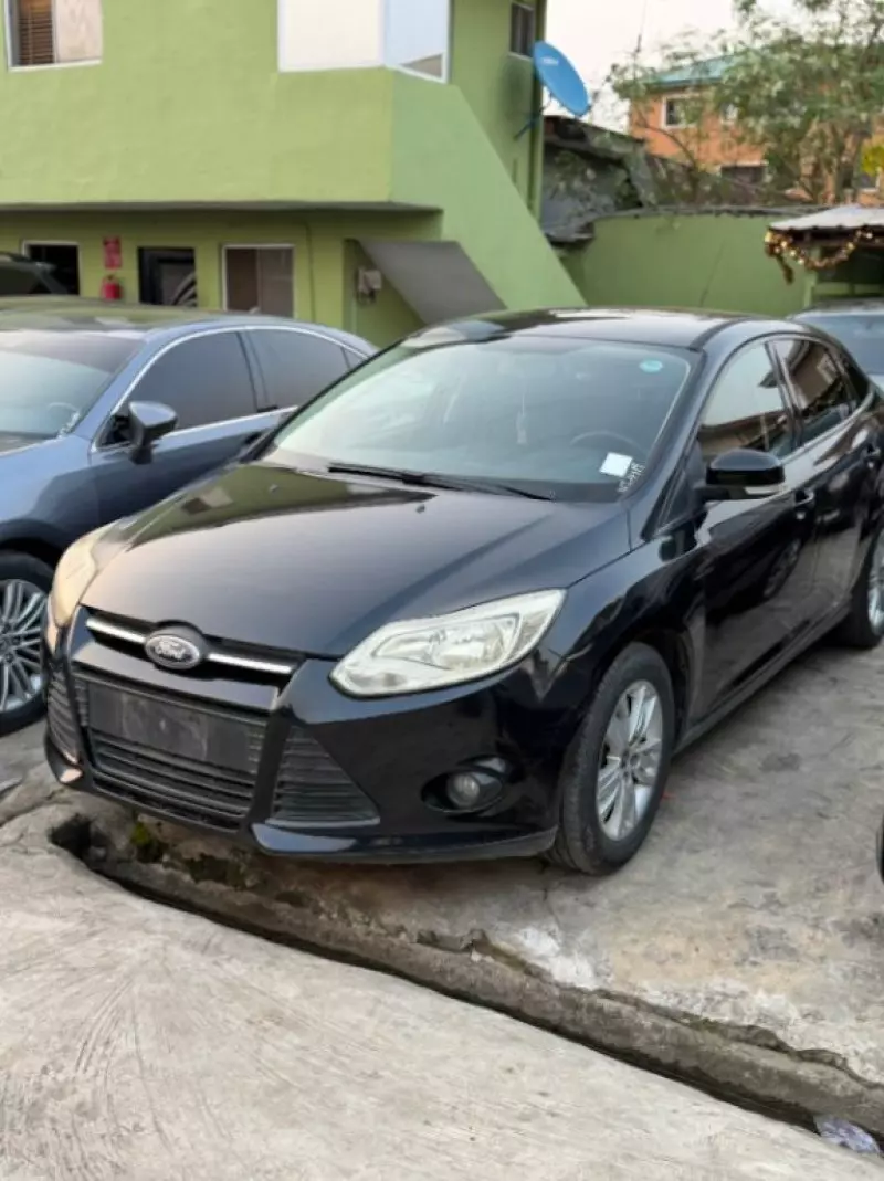 Ford Focus   - 2013