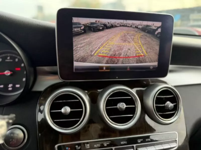 Mercedes-Benz GLC 300   - 2016
