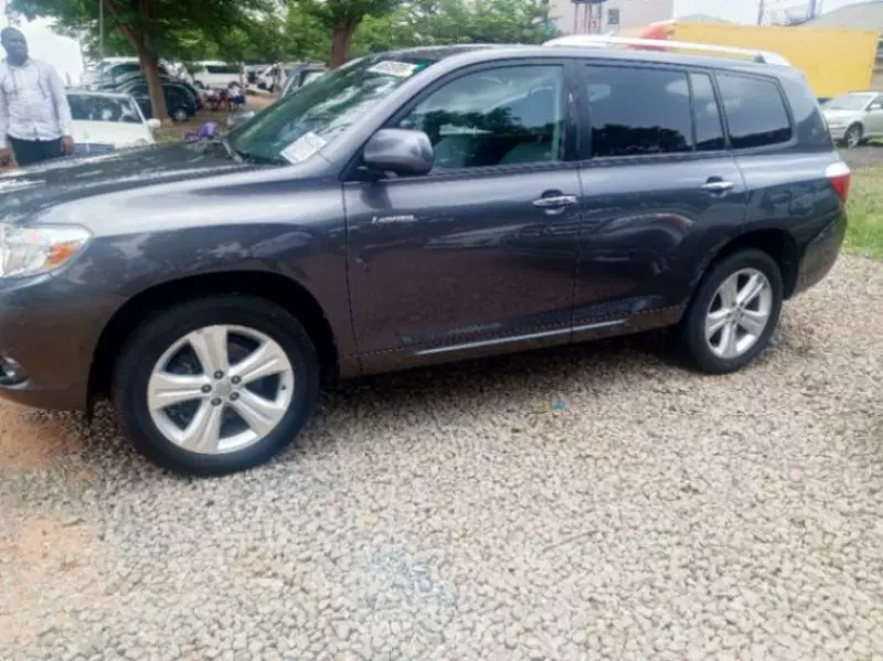 Toyota Grand Highlander   - 2010