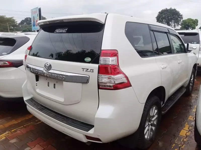 Toyota Landcruiser Prado   - 2017