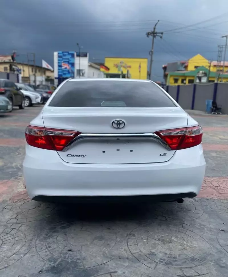 Toyota Camry   - 2016