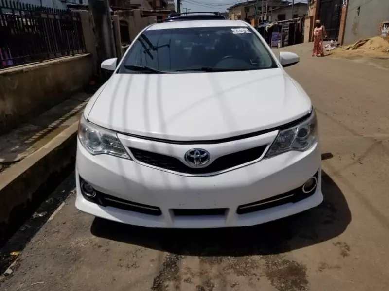 Toyota Camry   - 2014