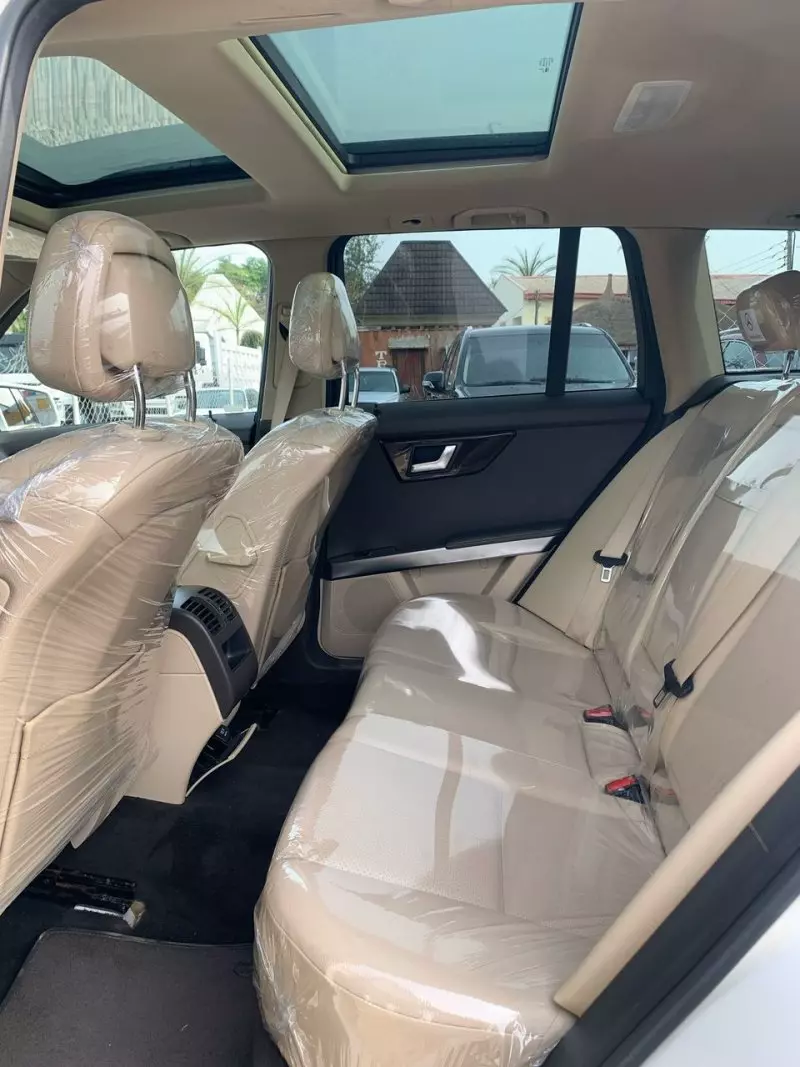 Mercedes-Benz GLK 350   - 2014