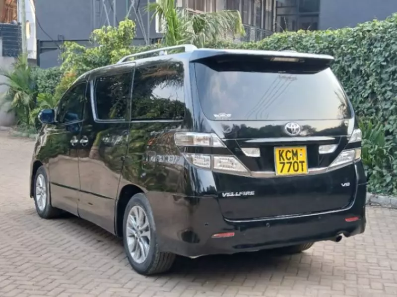 Toyota Vellfire    - 2011