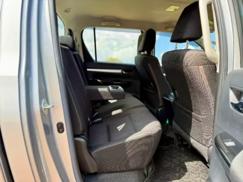 Toyota Hilux    - 2020