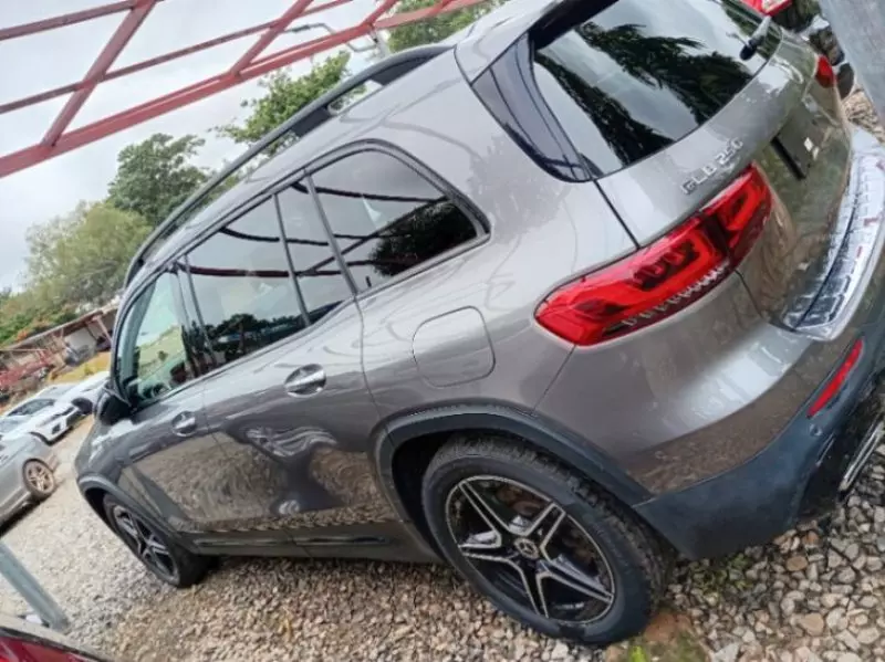 Mercedes-Benz GLB 250   - 2020