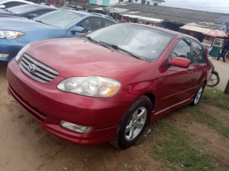 Toyota corolla   - 2005