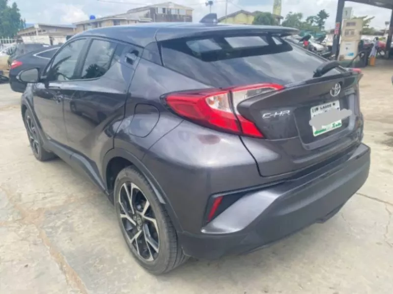 Toyota C-HR   - 2021