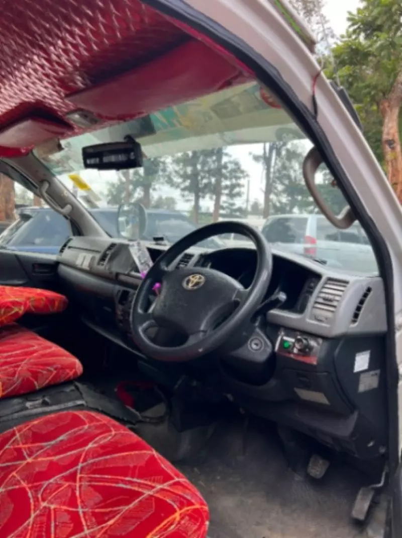 Toyota Hiace   - 2012