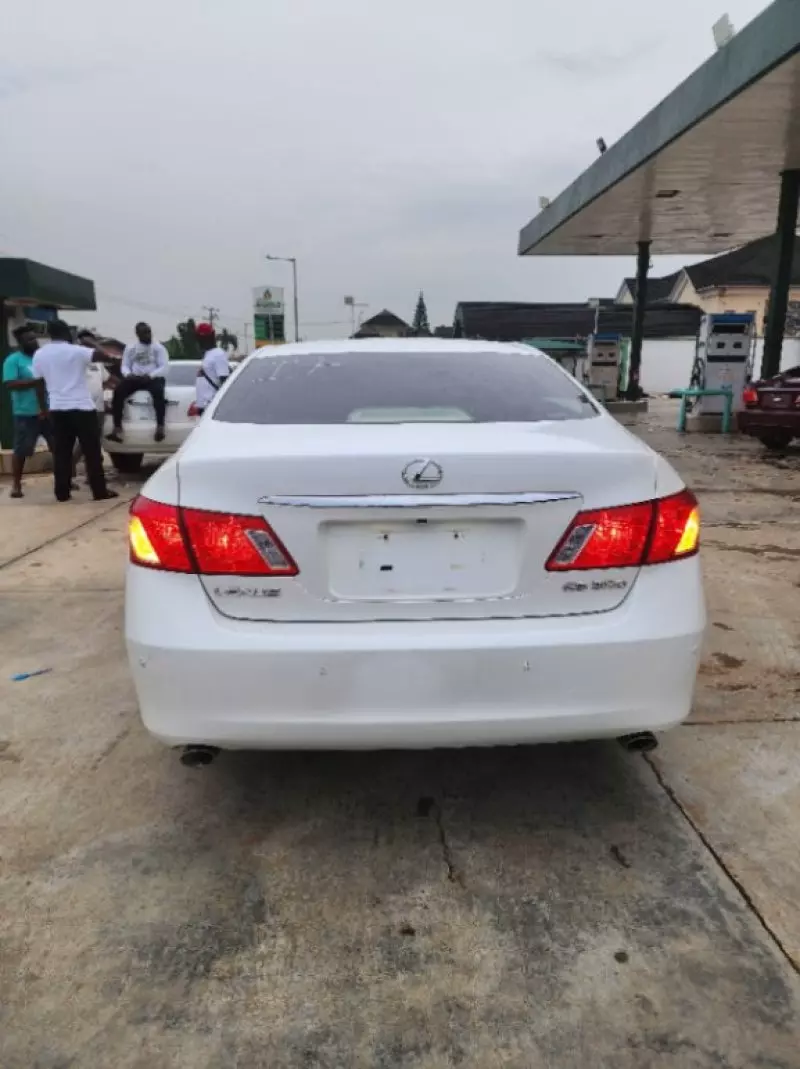 Lexus ES   - 2008