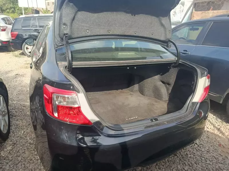 Toyota Camry   - 2012