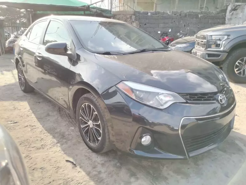 Toyota Corolla   - 2014