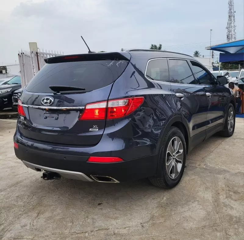 Hyundai Santa Fe   - 2014