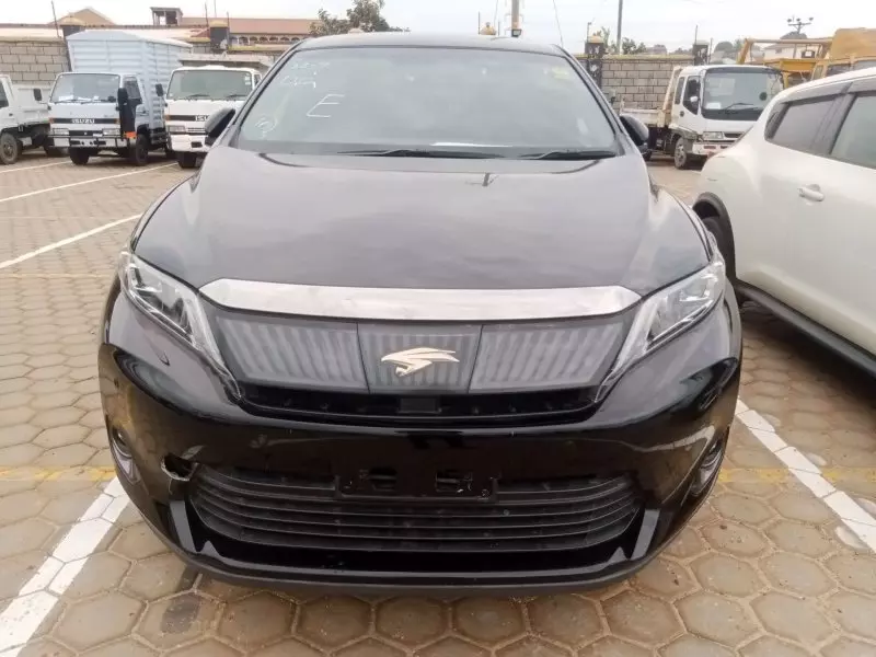 Toyota Harrier   - 2017