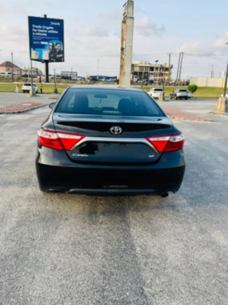 Toyota Camry   - 2016