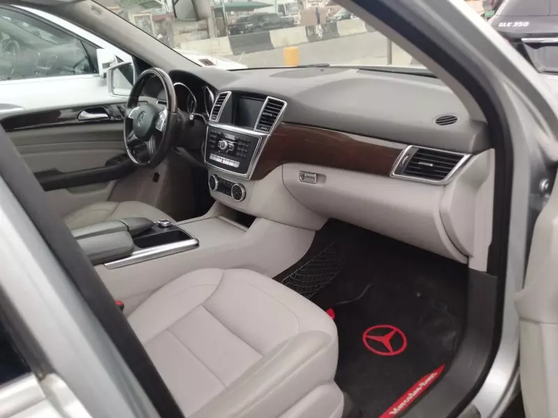 Mercedes-Benz ML 350   - 2012