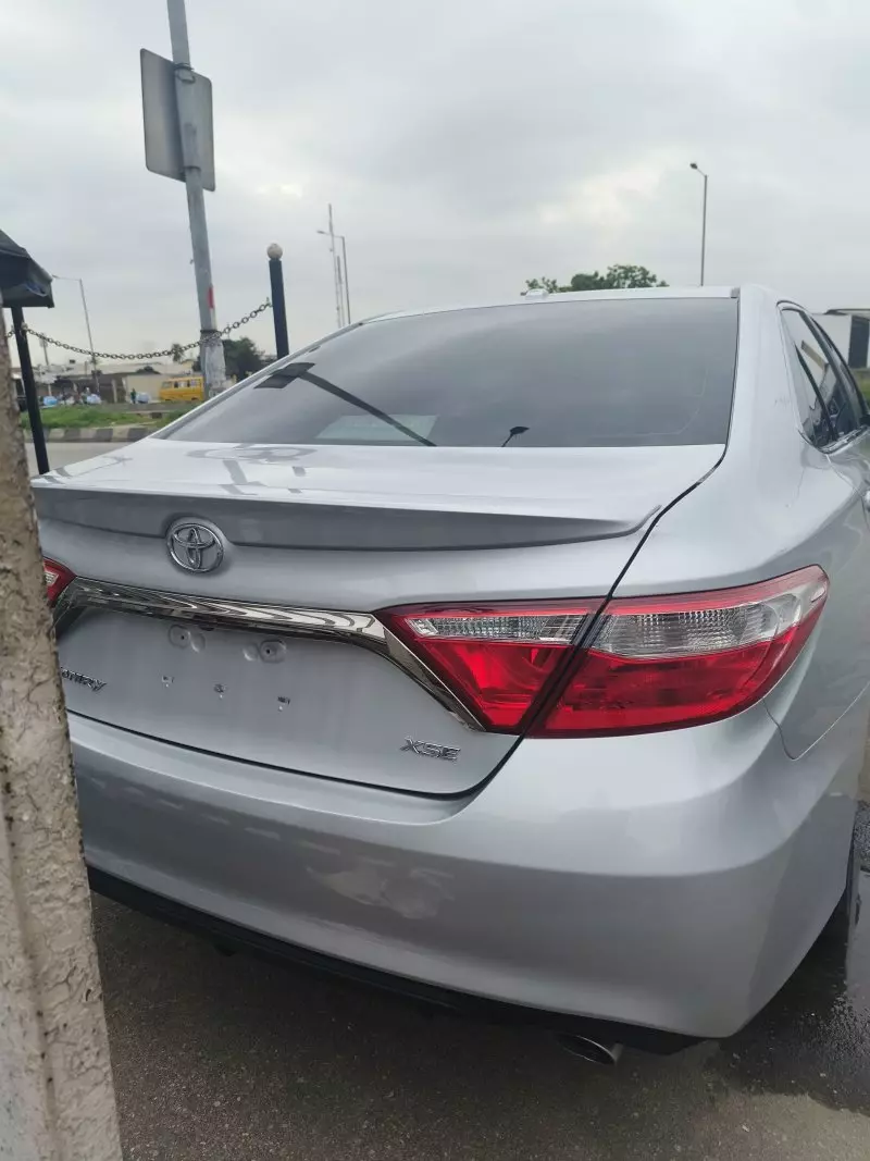 Toyota camry   - 2015