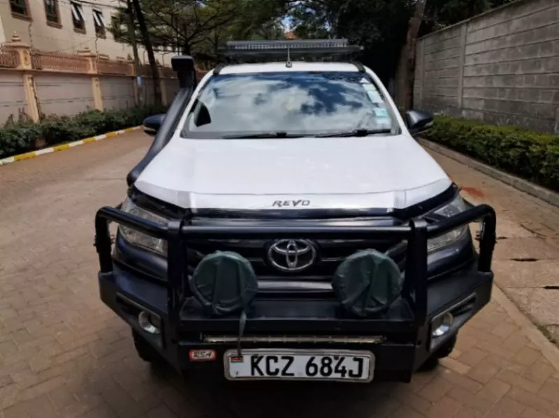 Toyota Hilux   - 2016
