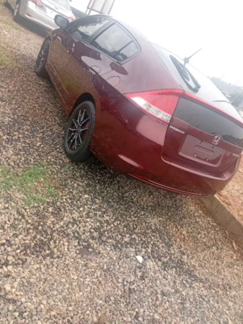 Honda Insight Hybrid    - 2011