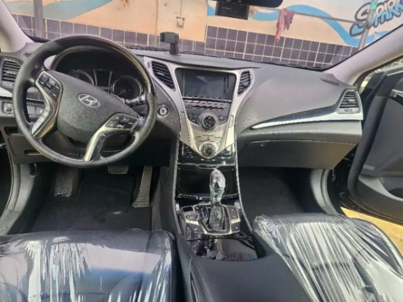 Hyundai Grandeur   - 2012