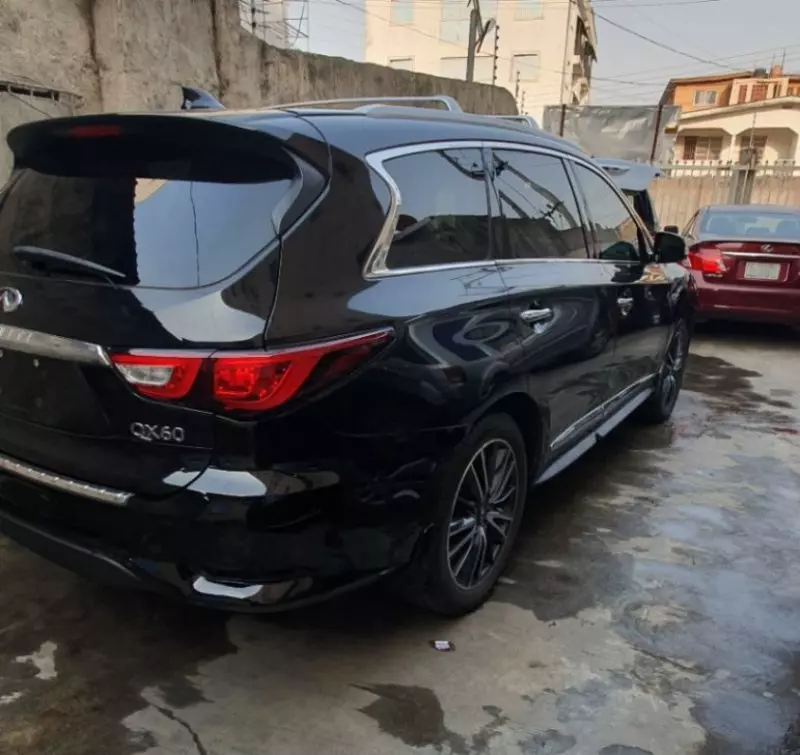 Infiniti QX60   - 2016