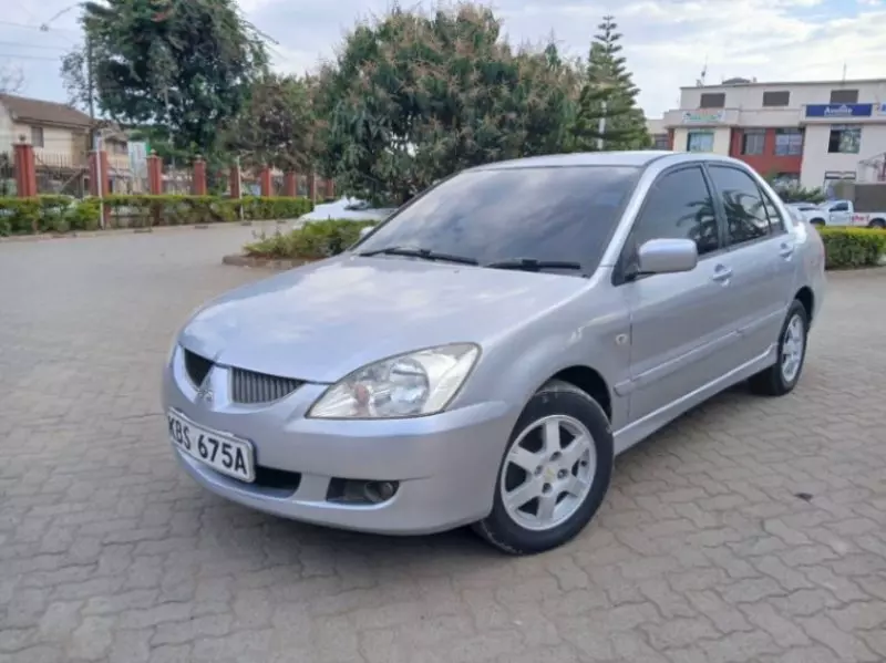 Mitsubishi Lancer   - 2005