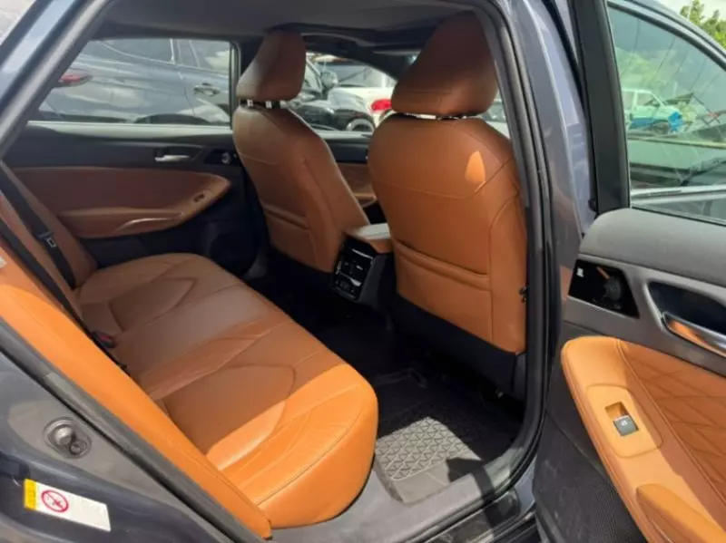 Toyota Avalon   - 2019