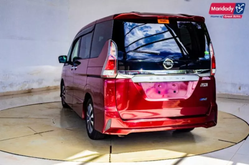 Nissan Serena   - 2017