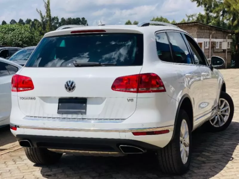 Volkswagen Touareg   - 2014