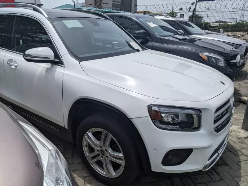Mercedes-Benz GLB 250   - 2021
