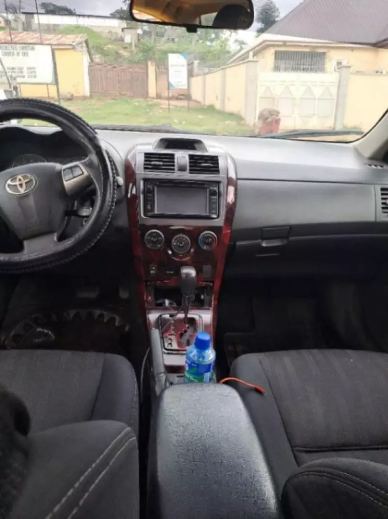 Toyota corolla   - 2012