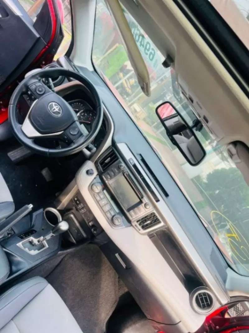 Toyota Camry   - 2018