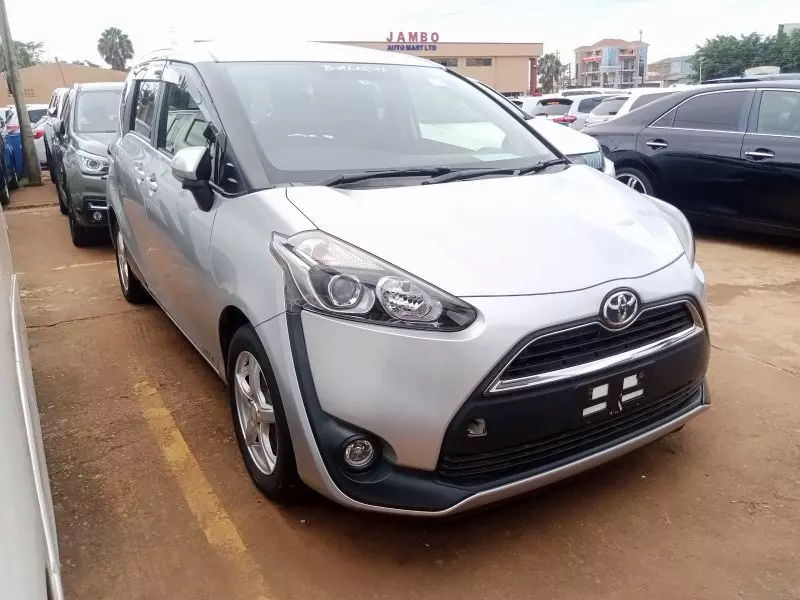 Toyota Sienta Hybrid    - 2015