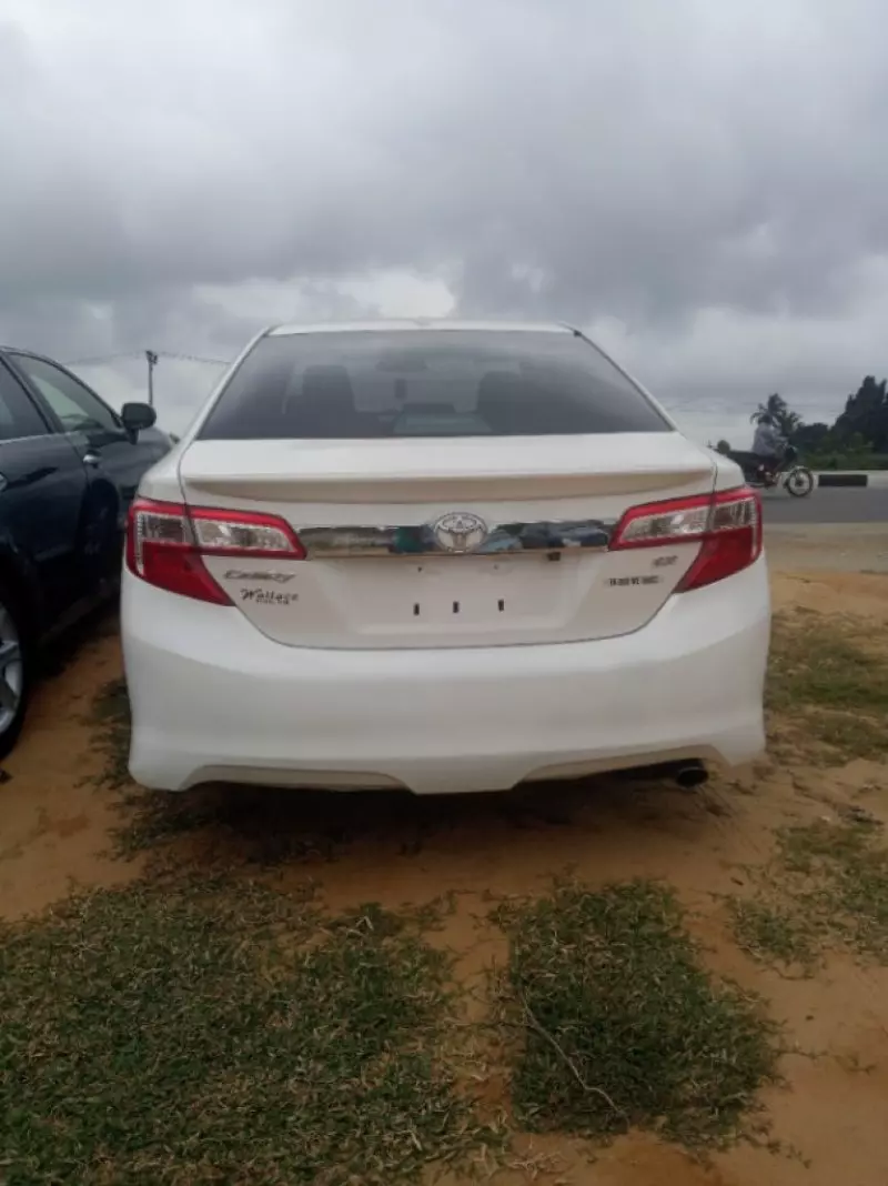 Toyota Camry   - 2013