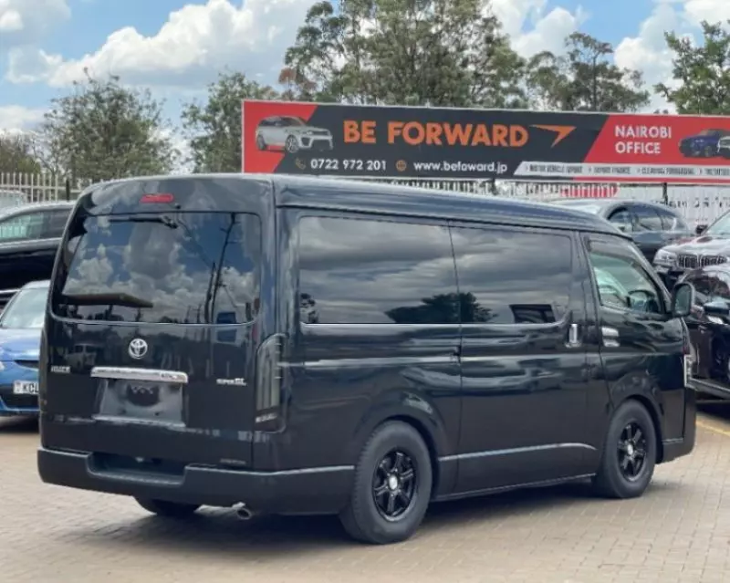 Toyota Hiace   - 2017